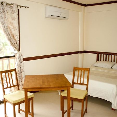 Punta House Hotel Đảo Mactan Ngoại thất bức ảnh